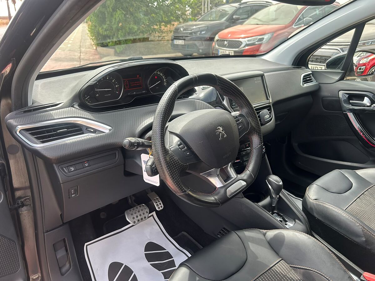 PEUGEOT 208 GT 1.2 E-THP AUTO SPANISH LHD IN SPAIN 58000 MILES SUPERB 2019